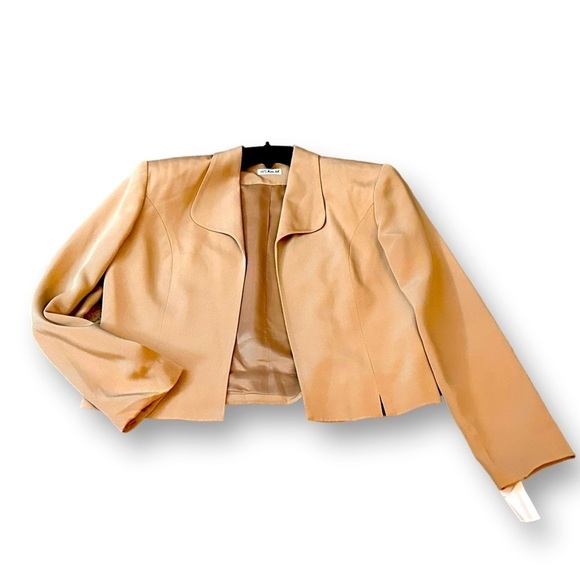 Ann May 100% Woven Silk Cropped Blazer - Picture 3 of 8